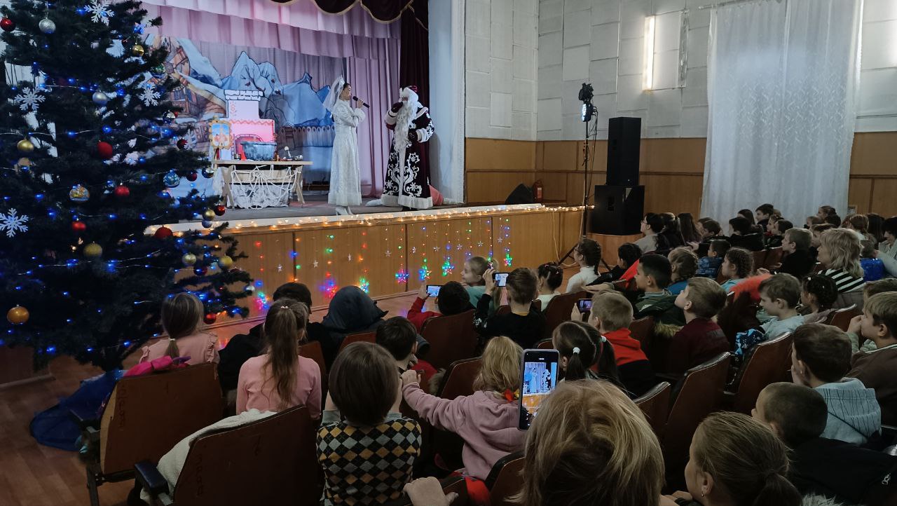 Рыбинский драматический театр – на гастролях в Акимовском районе.