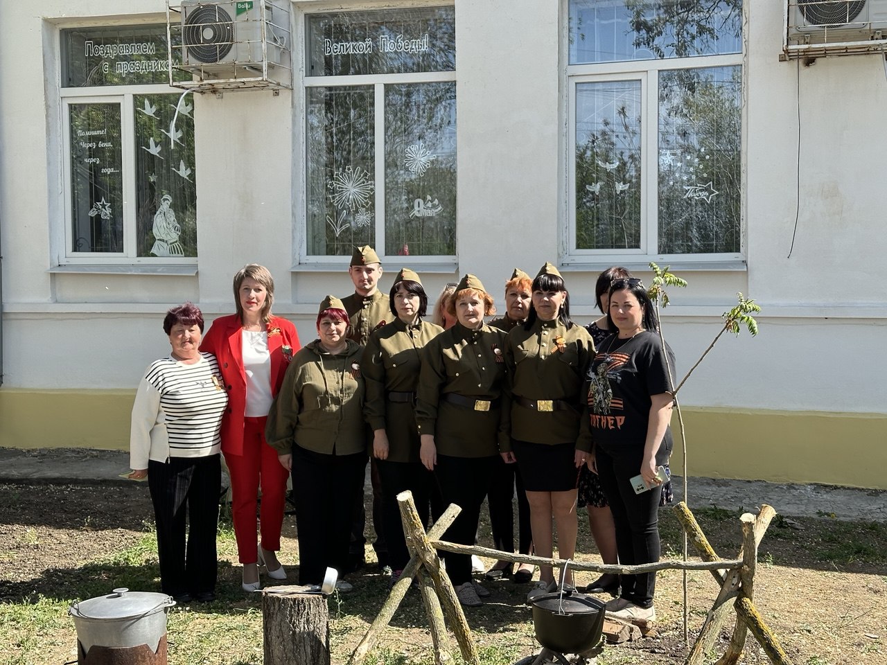 В рамках празднования 80 – летия Победы советского народа в Великой Отечественной войне 7 мая в Акимовской модельной библиотеке состоялась акция &quot;Солдатская каша». .