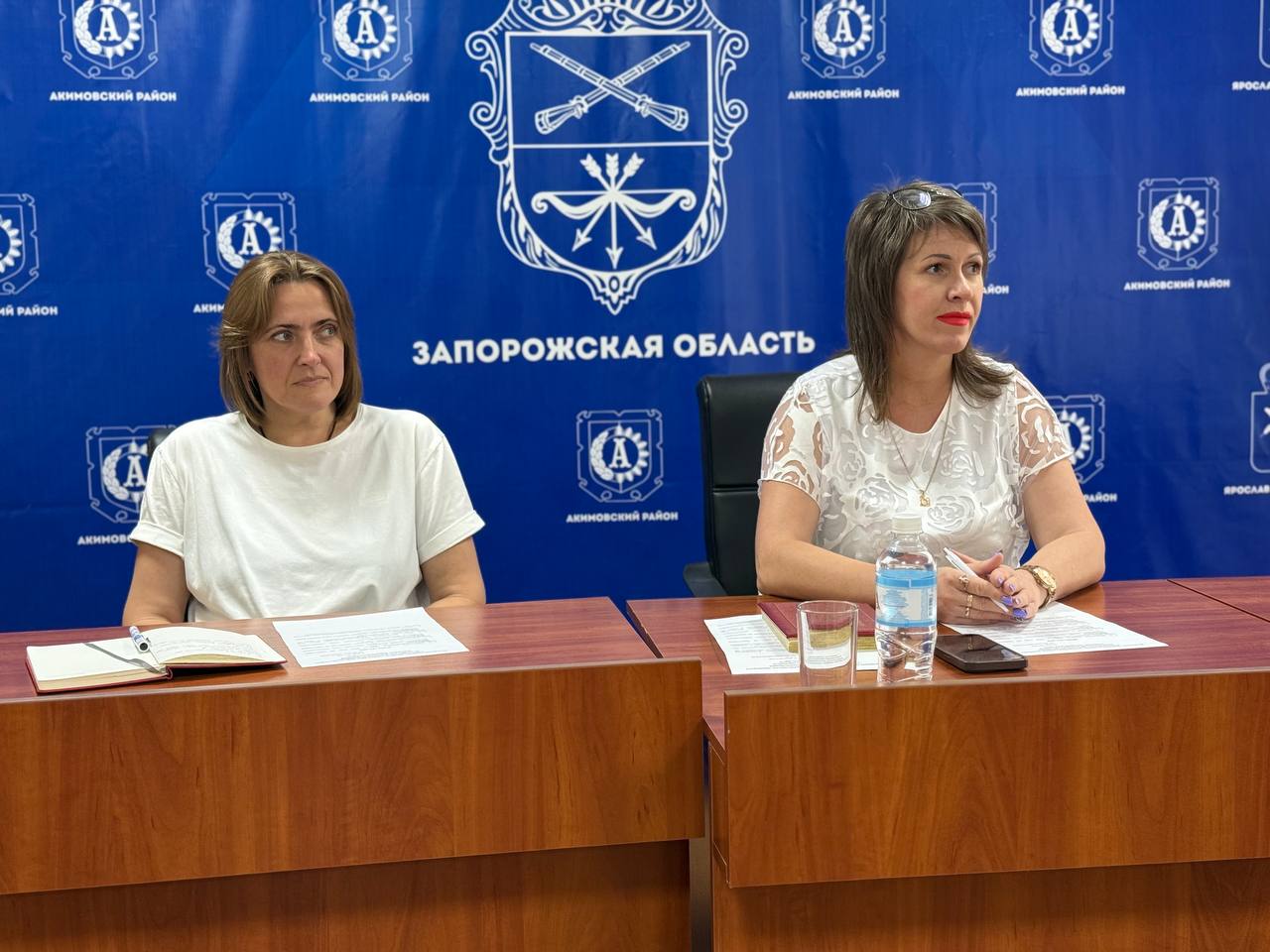 Врио главы Акимовского муниципального округа Оксана Яковлева провела расширенное открытое совещание.