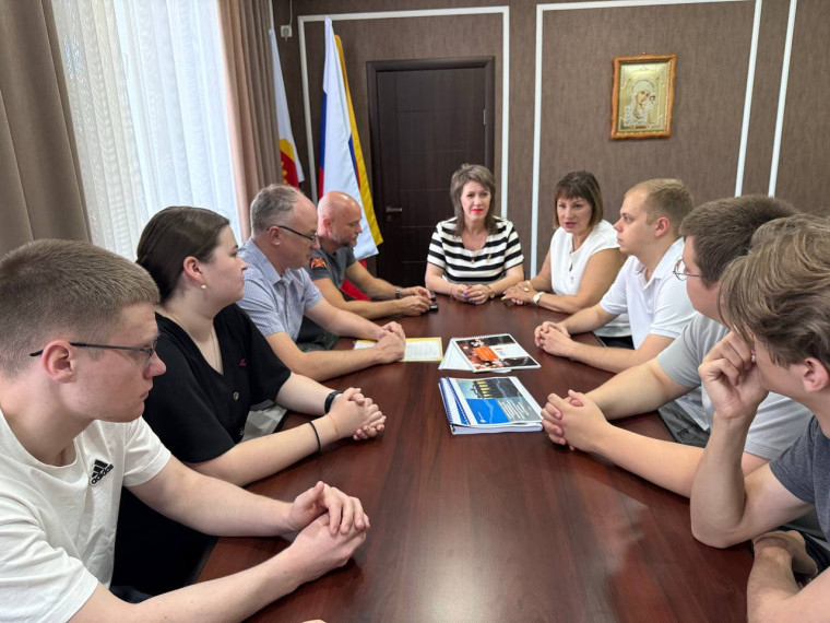 В Акимовский округ прибыли студенты-медики из Ярославской области.. В Акимовский округ прибыли студенты-медики из Ярославской области..