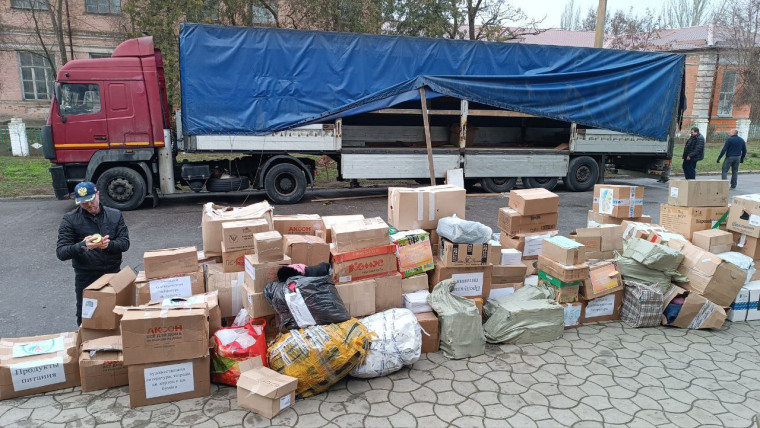 Встретили ещё один гуманитарный груз из Ярославской области. Встретили ещё один гуманитарный груз из Ярославской области.